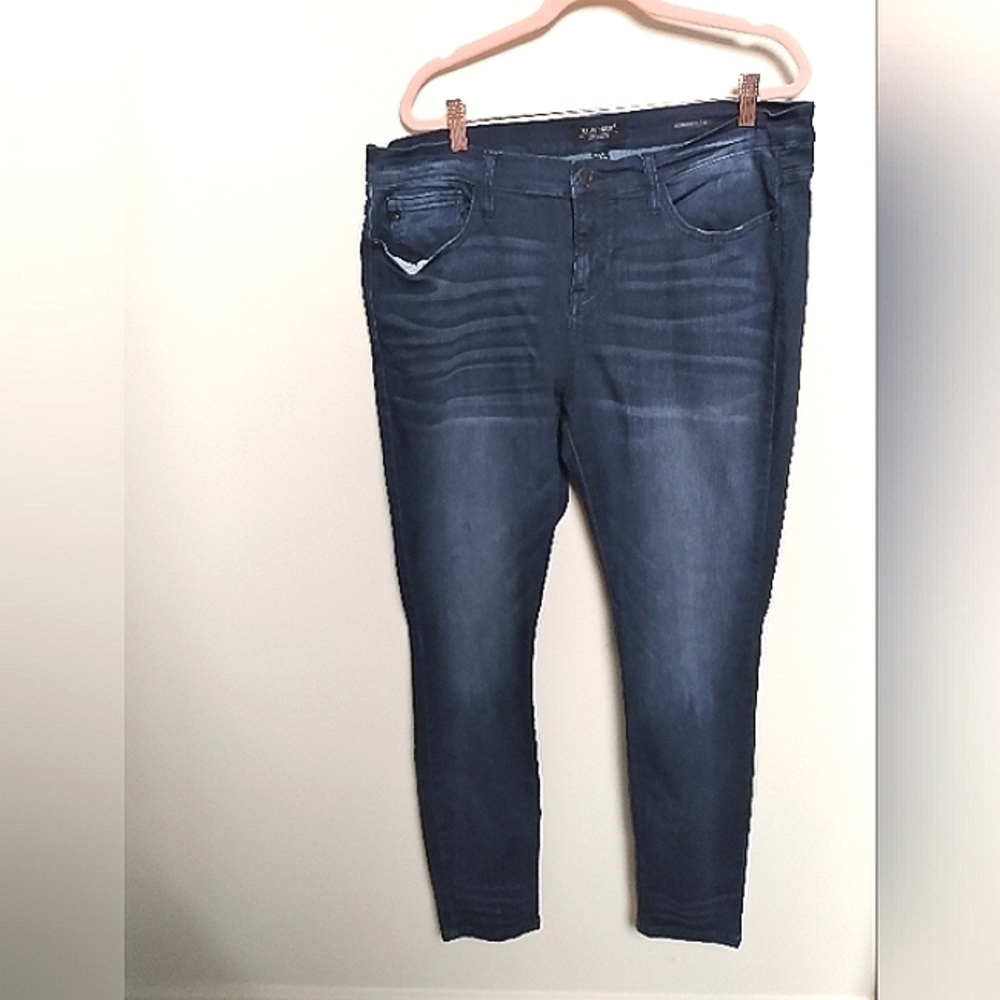 Judy Blue Dark Wash Lightly Distressed Stretch Skinny Jeans Size 2XL